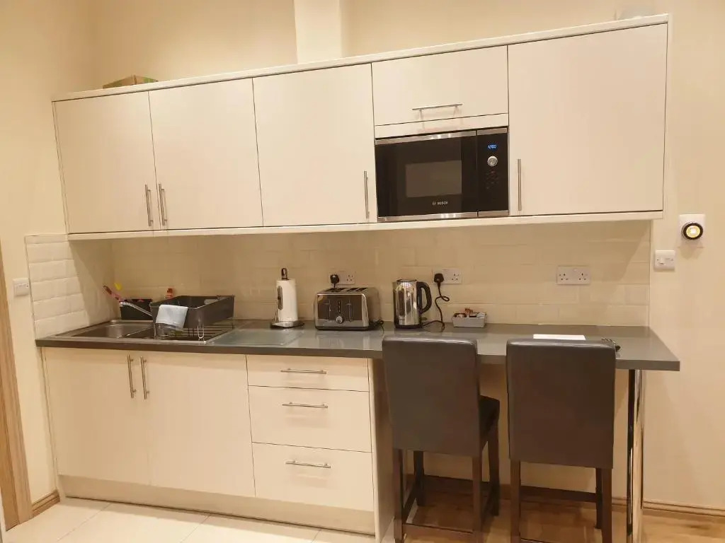 London Luxury Apartments 4 min walk from Ilford Station, with FREE PARKING FREE WIFI
