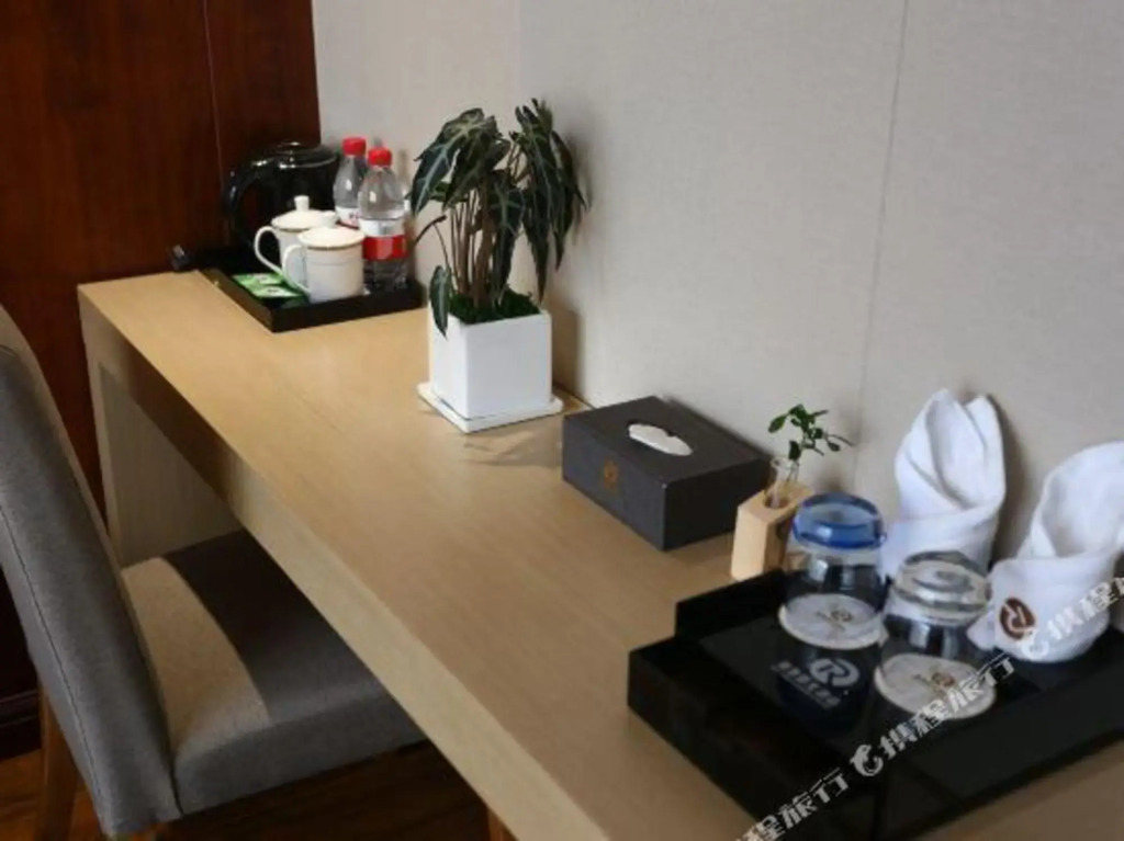 Ruijing Sunshine Hotel (Leshan Hi-tech Zone Ito Shihao Branch)