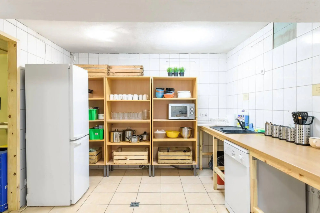 Downtown Forest Hostel & Camping