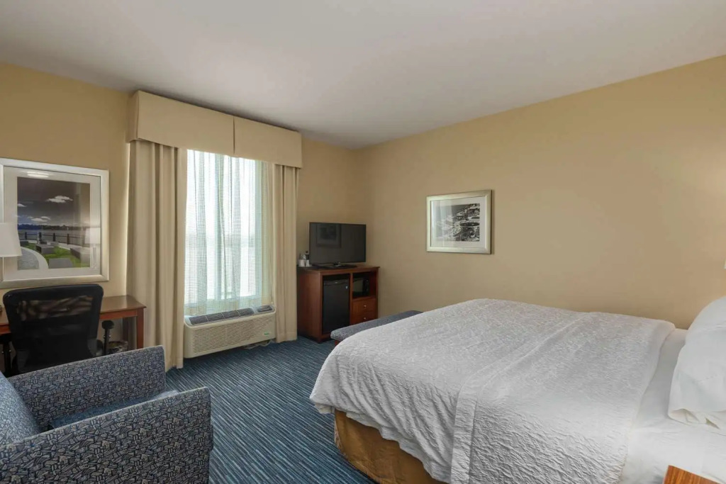 Hampton Inn & Suites Owensboro Downtown Waterfront