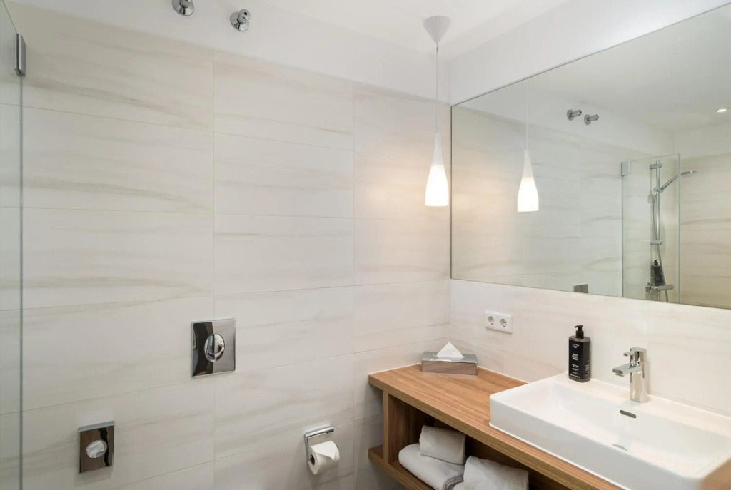 elaya hotel regensburg city center, Trademark by Wyndham