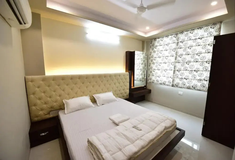 StayEden - Modern & Upscale 3BHK Airport