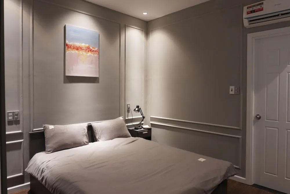 By Duc Phan-Suites