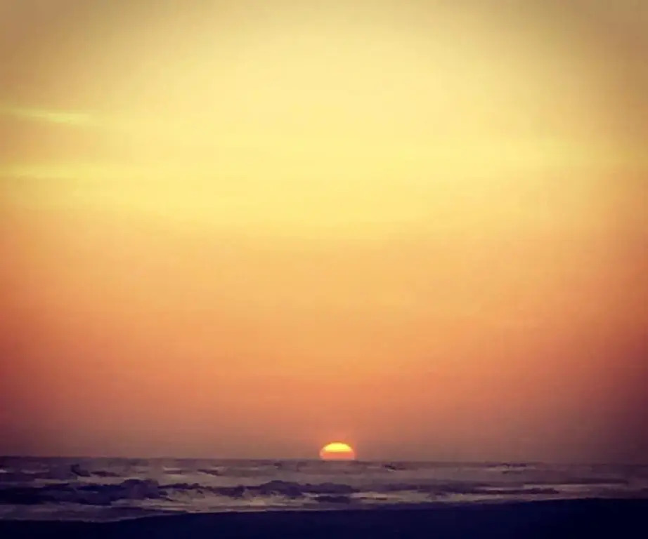 Kame Surf Camp & School Sunset Beach Bar
