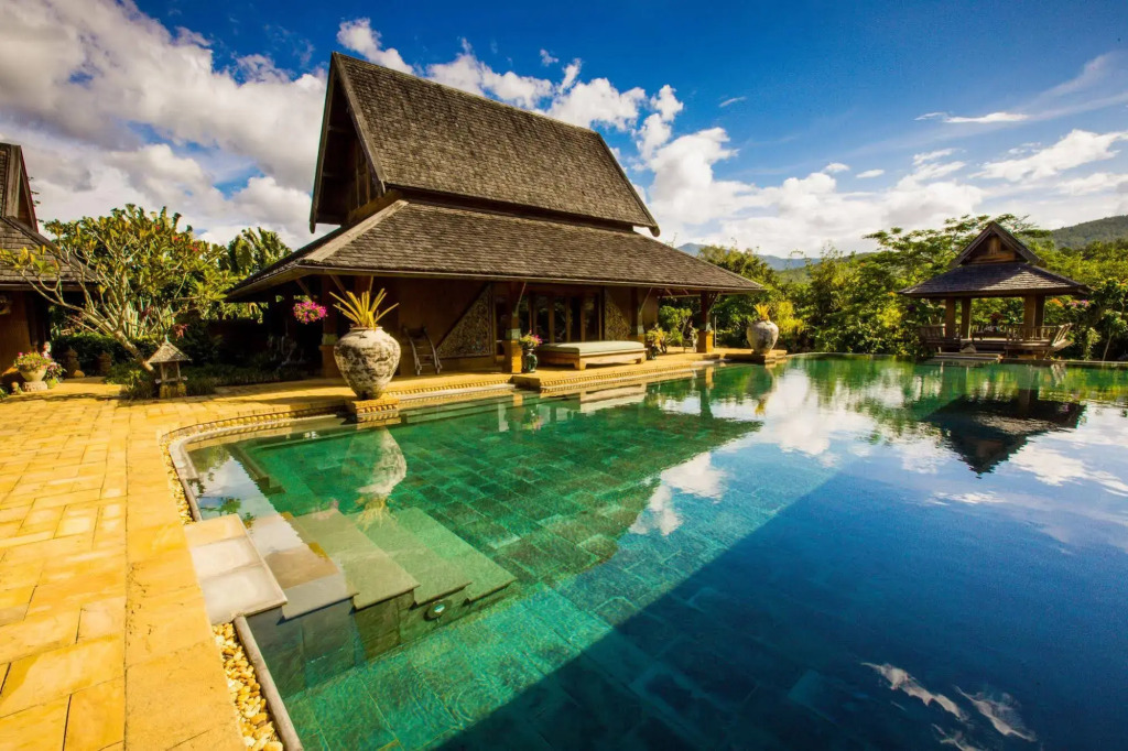 Howies HomeStay