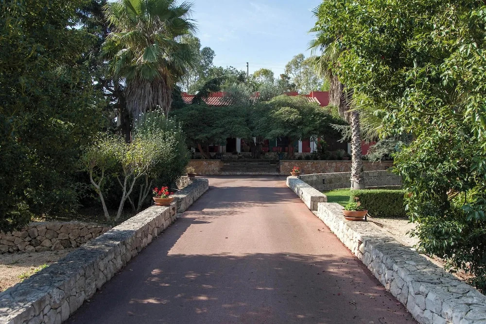 Villa Gaia with pool and garden- Happy Rentals
