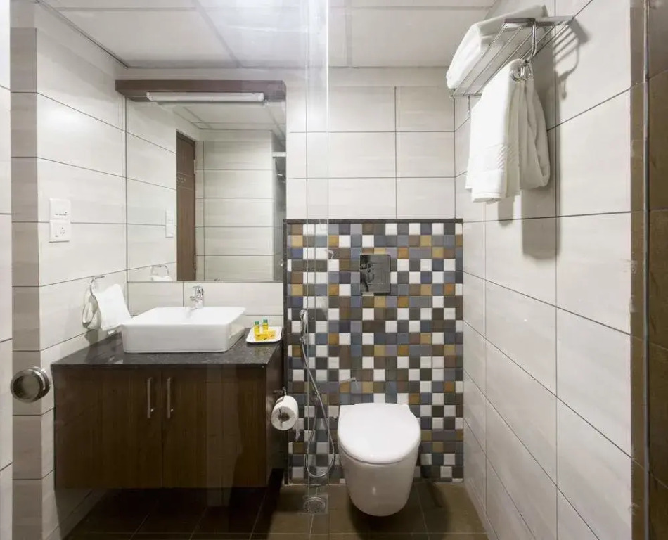 FabHotel Oakwoods Serai