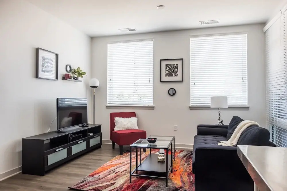 Mass Ave Arts District 1 BR Apt by Frontdesk