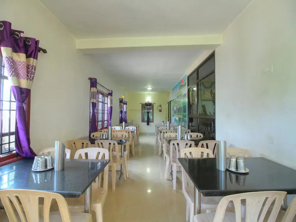 OYO 14434 Hotel RJ Inn