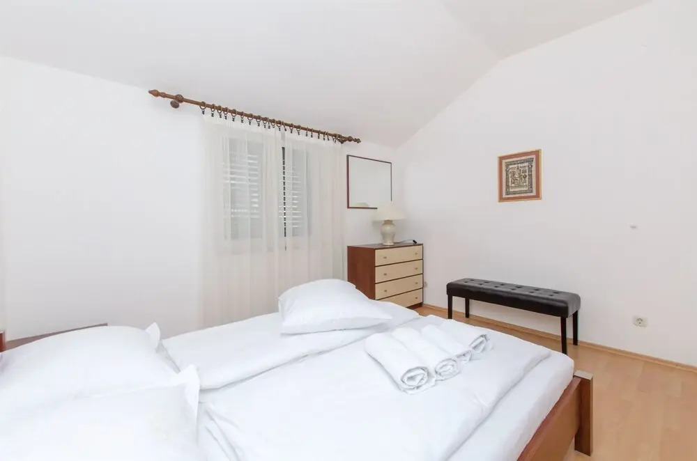 Apartments and Room Jelka