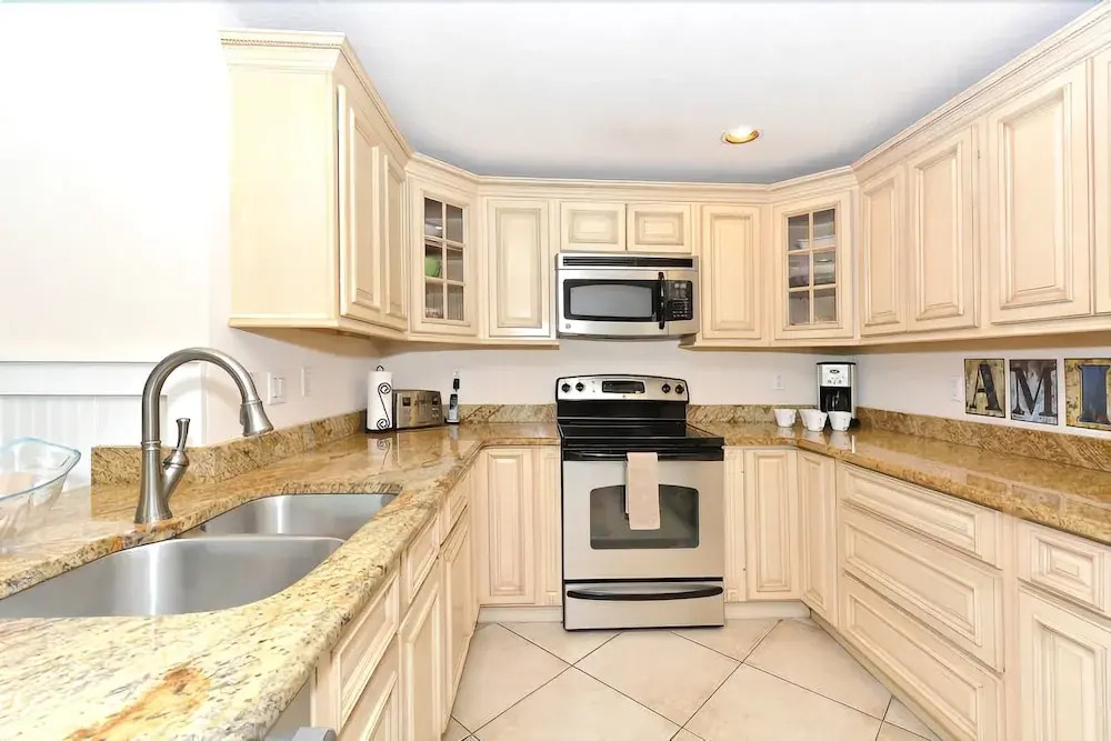 Seagrass Retreat 5 Bedrooms 3 Bathrooms Home