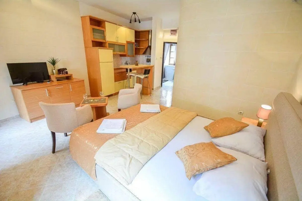 P.S. Cattaro Apartments
