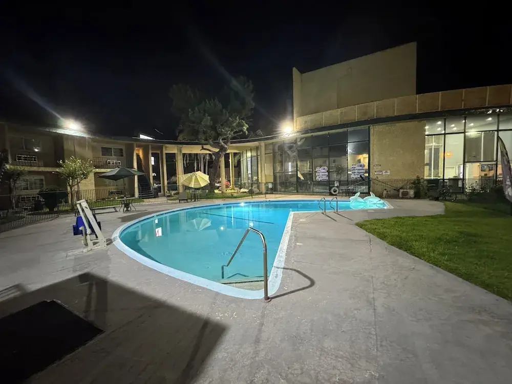 Hometown Inn North Hills