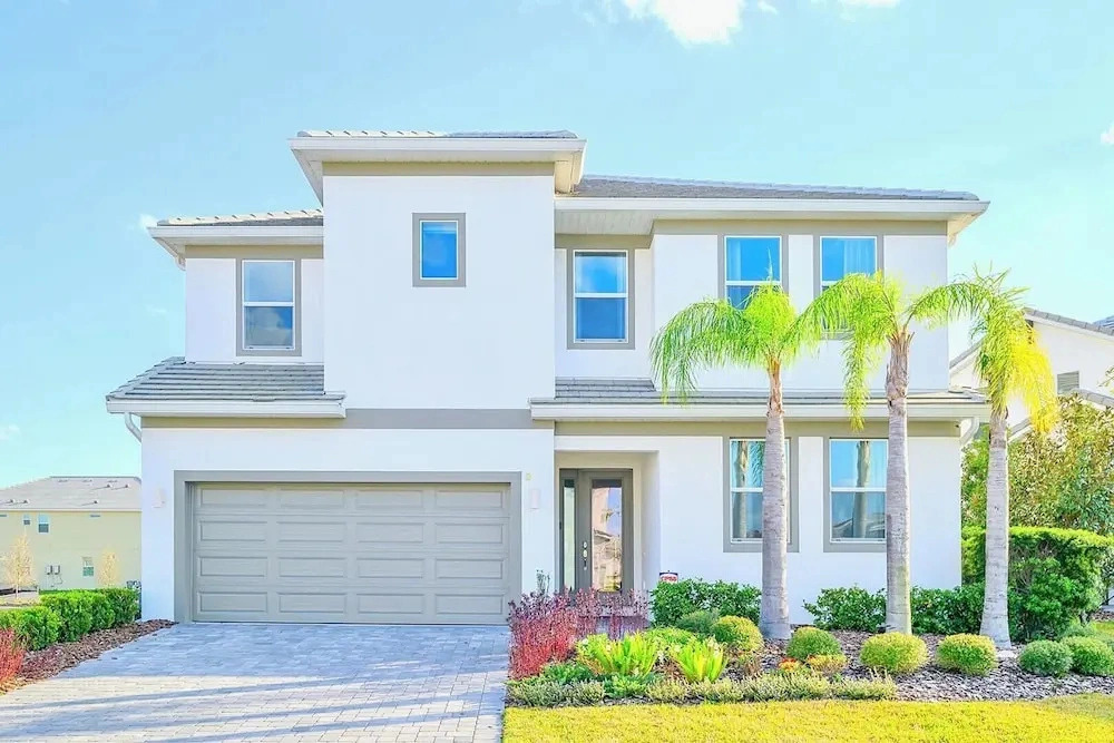 Upstay Mansion w Cinema, Games, Pool - Sleeps 24