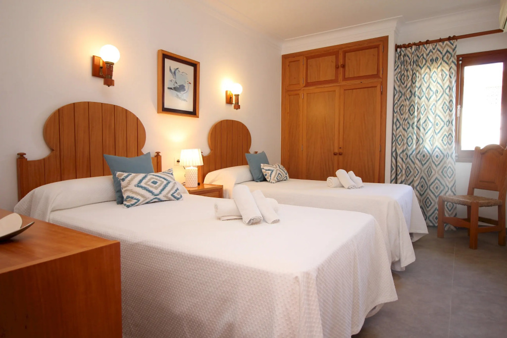 MARGARITA · Aircon, wifi, terrace, garden, 150m from the beach