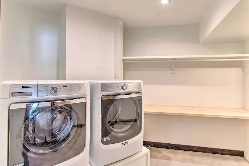 Spacious Big Sky Home w/ Hot Tub & Grill