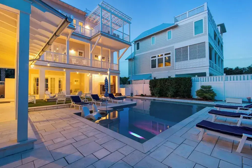Stunning Luxury Beach Home: Gulf Views, Large Private Pool, Free Beach Setup!