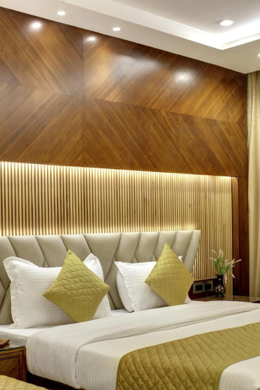 OYO 11325 Hotel Superb