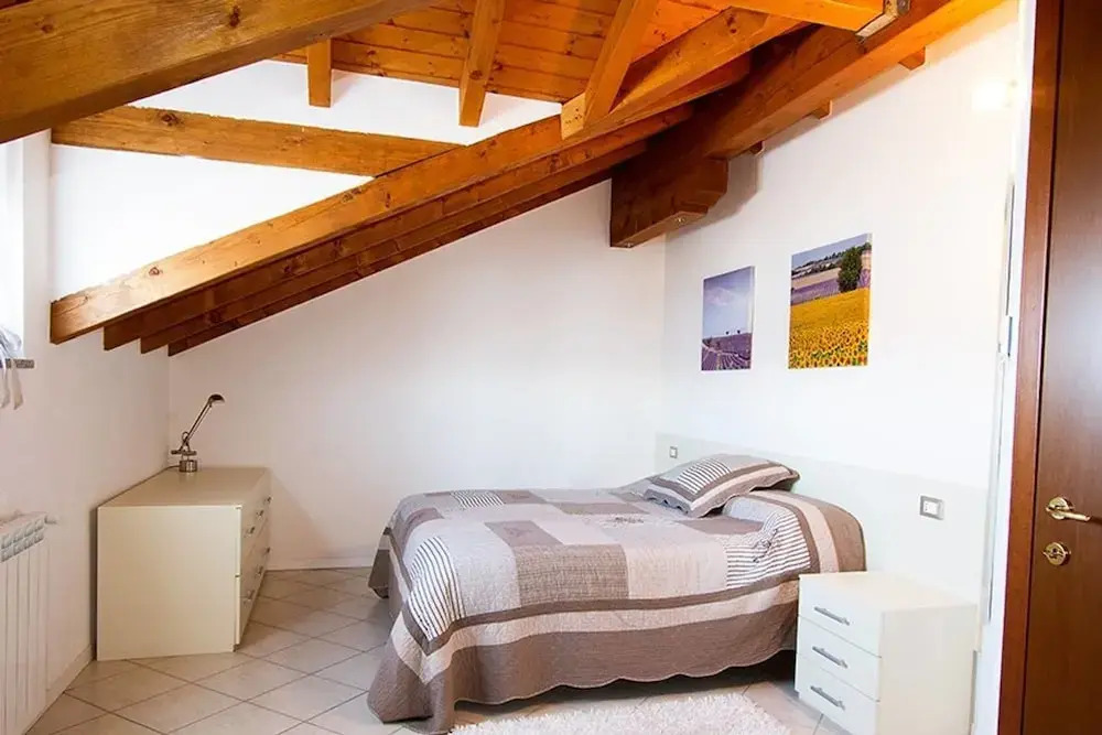 2 Bedroom Apartment near Stresa, Short Walk to Lakeside, Lake Views