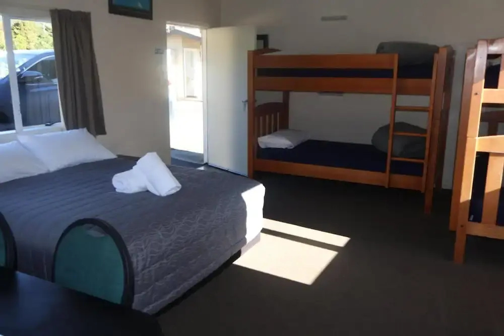 Pohara Beach TOP 10 Holiday Park