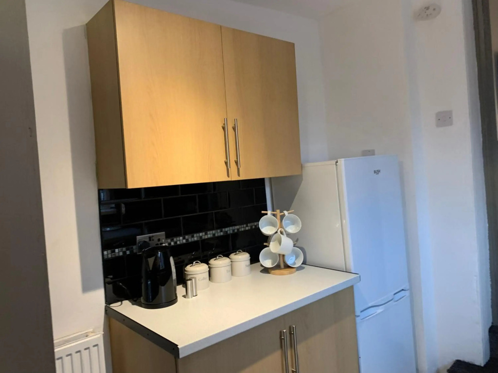 Rectory - Lovely 4 bedroom maisonette Gateshead free parking