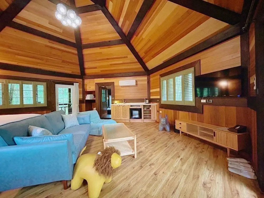Senboard Manor
