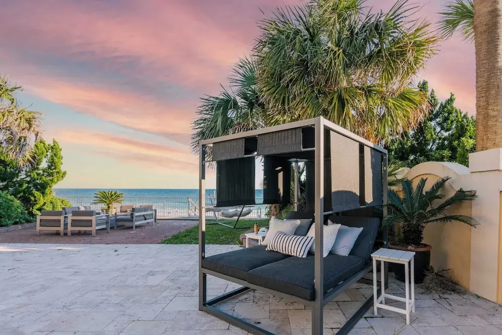 Promenade - Beach Front Mansion w Breathtaking Views & Pool!