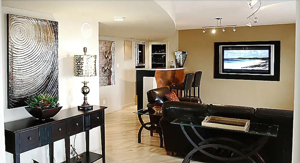 Corporate Suites of Calgary - Rosewood Estates