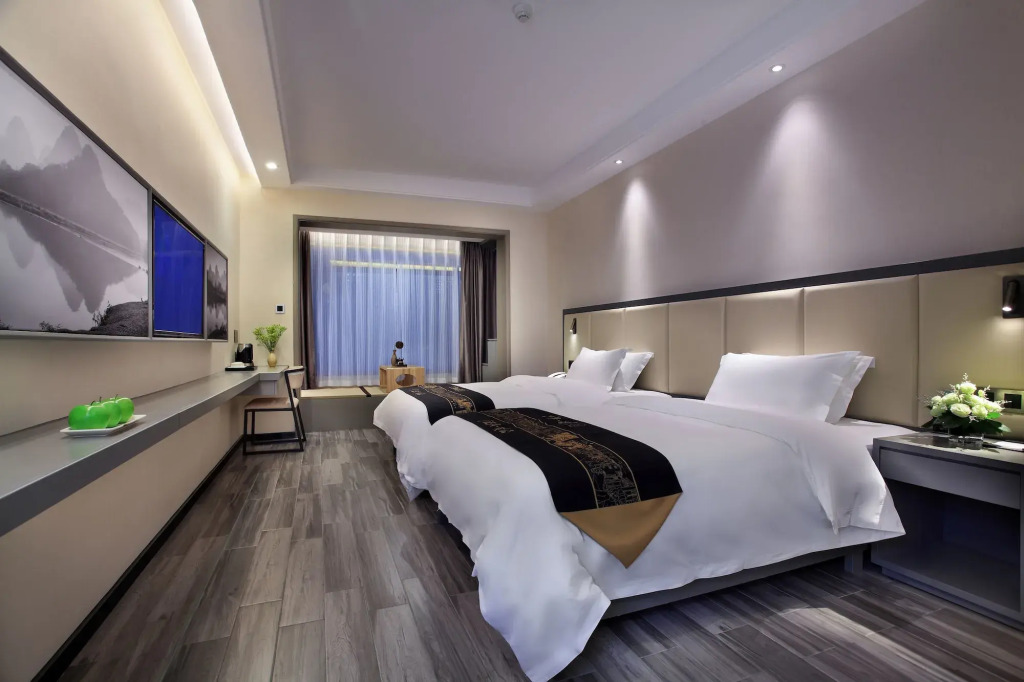 Wing Hotel Guilin - Central Square