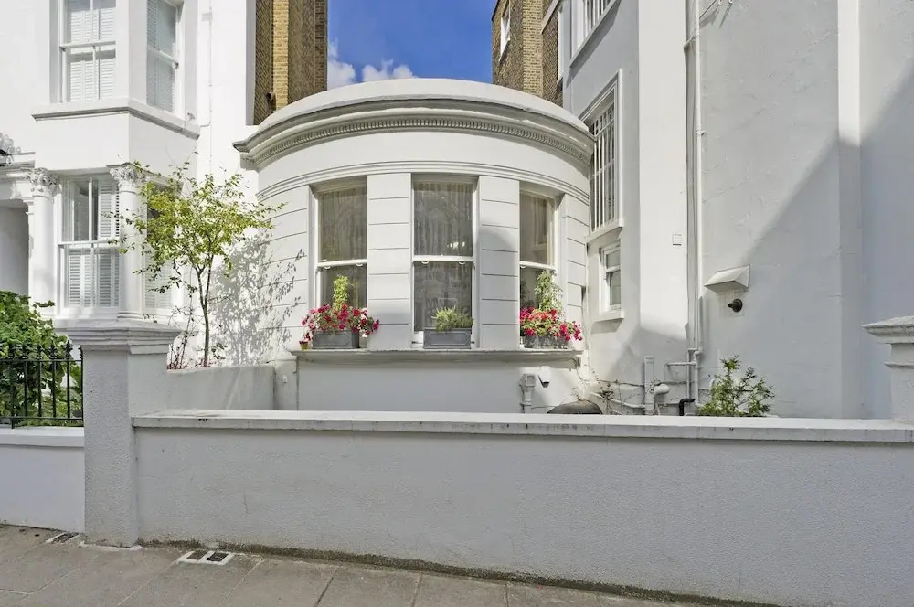 Huge Kensington Garden Flat