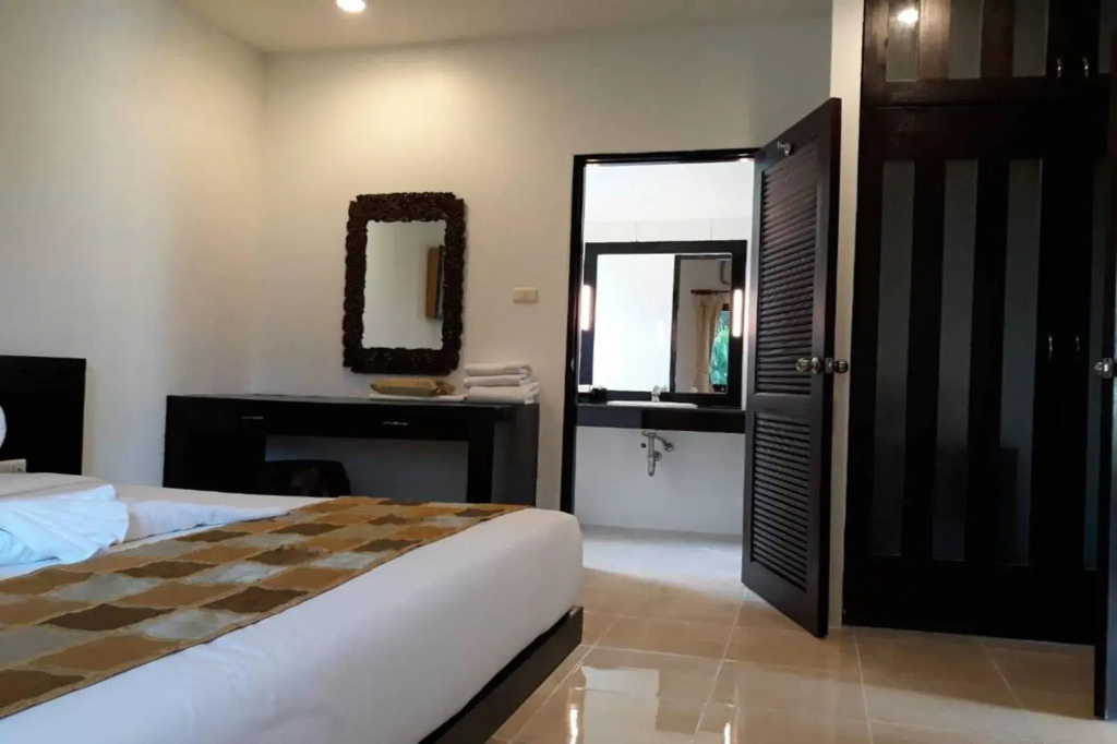 Praewa Villas Naiyang Phuket