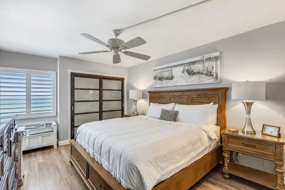 Holiday Surf & Racquet 402 2 Bedroom Condo by RedAwning