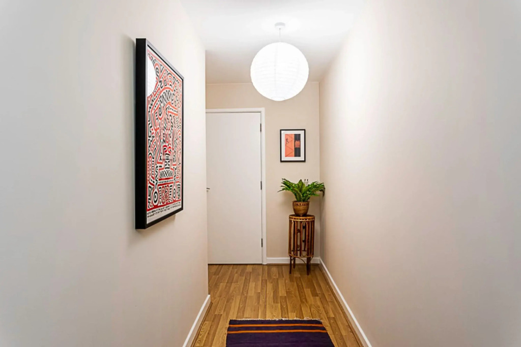 NEH - Vibrant and Modern Apartment With Canal View