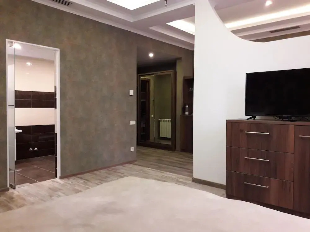 Hotel King David The Builder