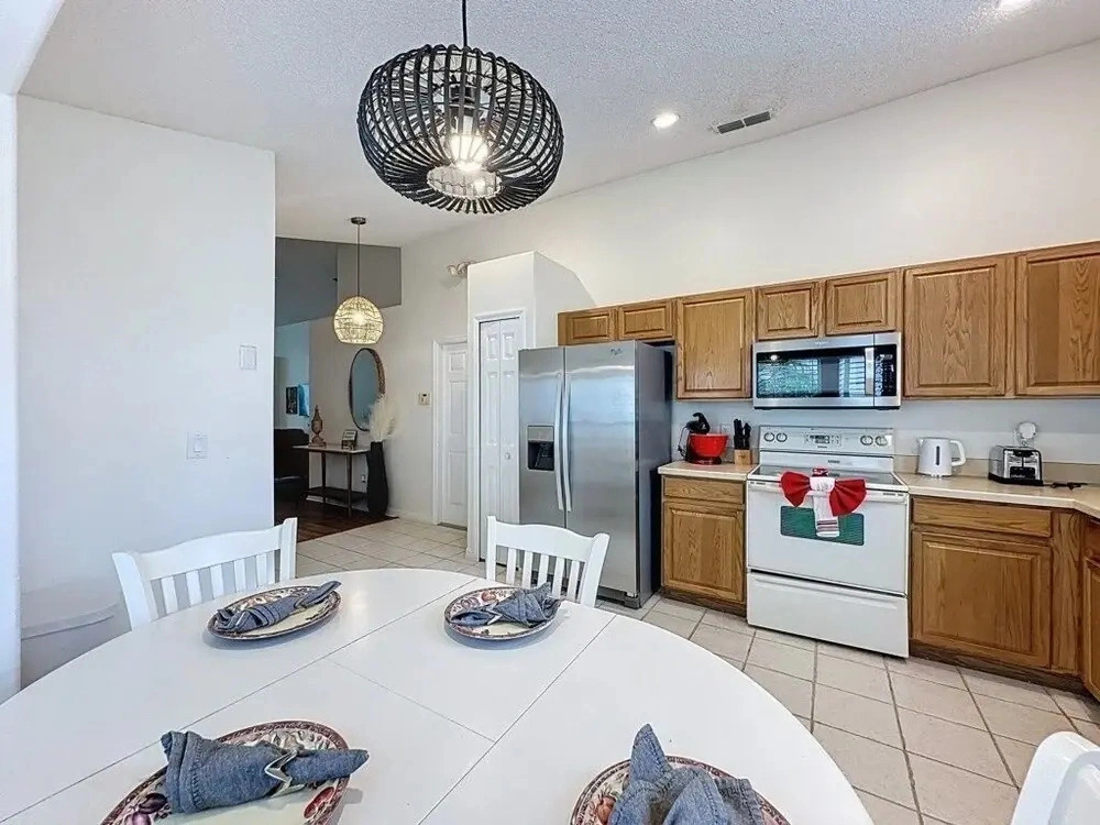 Incredible 4 Bed Pool/spa Home, Minutes To Disney 4 Bedroom Villa