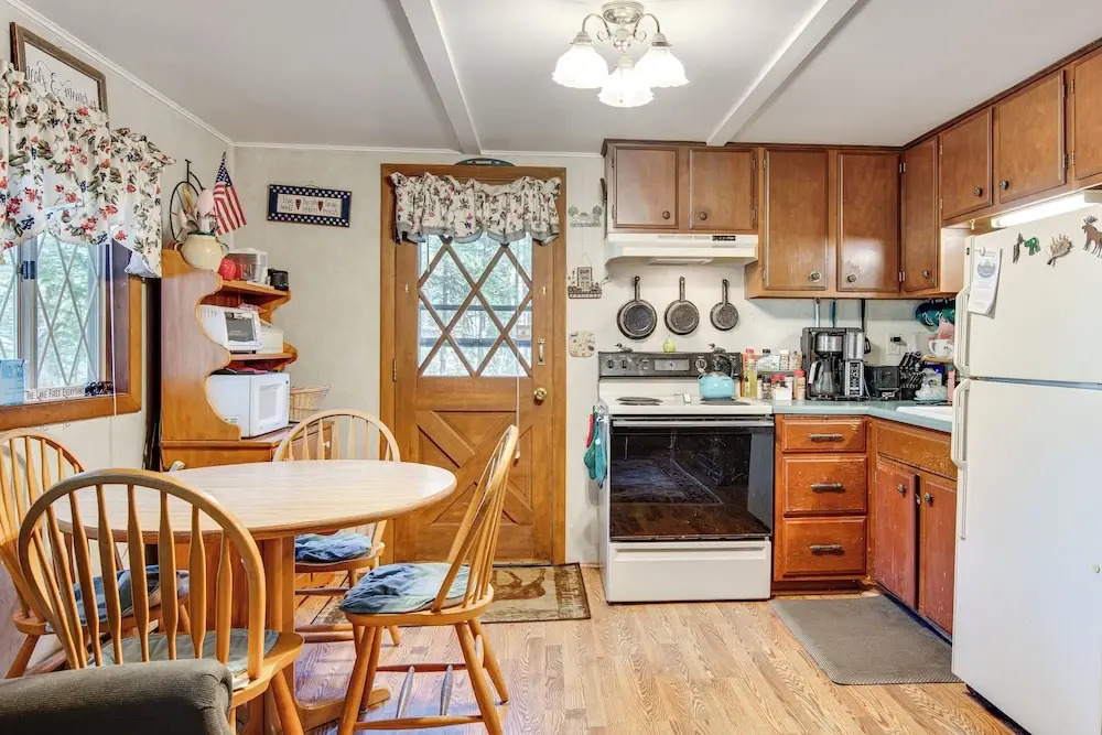 < 1 Mi to Lake Winnipesaukee: Family Winter Escape