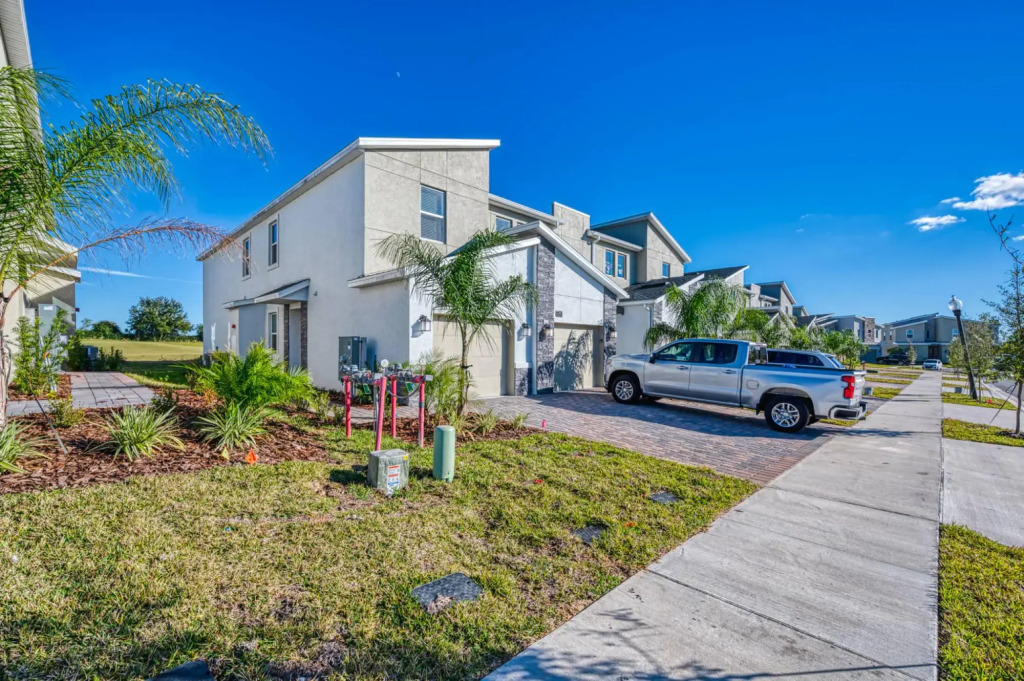 Comfortable and charming home near Disney