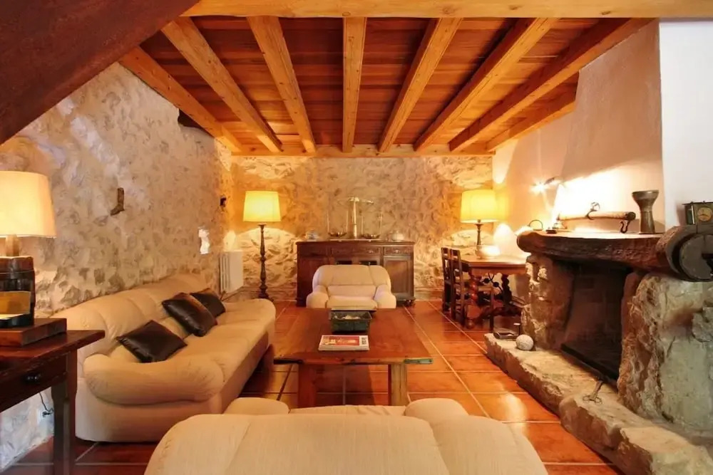 Villa - 4 Bedrooms with Pool and WiFi - 103179