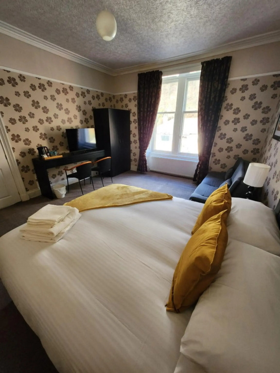 Kings Knoll Hotel
