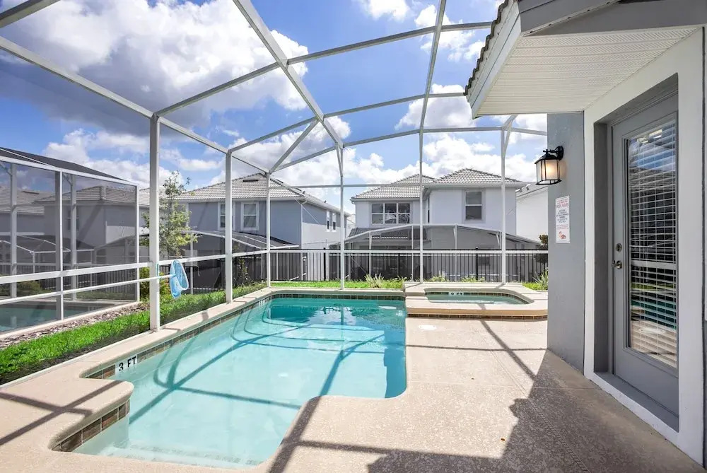5 Bdrm Gated Golf Community Villa