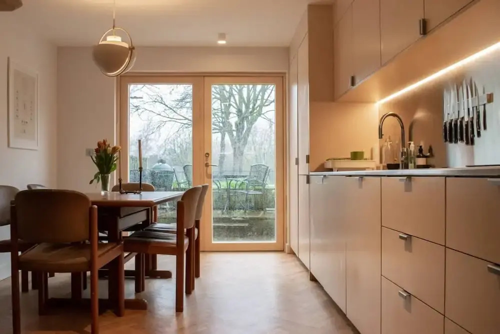Stunning Canal Side 3 Bedroom House in East London