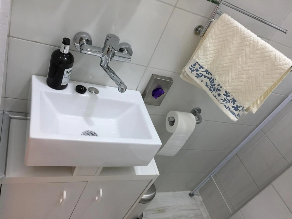 VERY CLOSE Studio Apartment