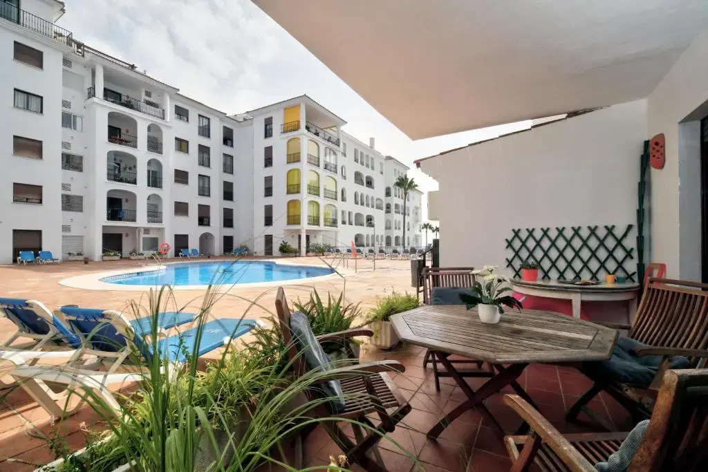 Apartamento 409 Marina Real Puerto de la Duquesa playa
