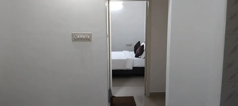 SLV Aashraya Apartment Stay