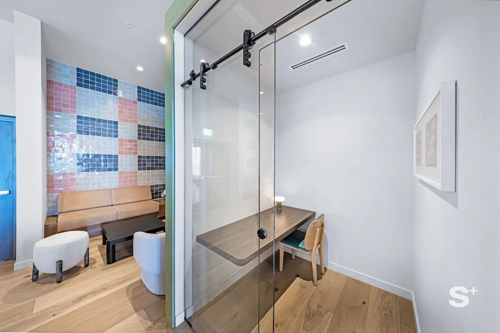 High-Rise Condo in DTW Miami -Pool & Gym