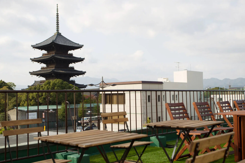 THE NEXT DOOR Dormitory & Private Hostel