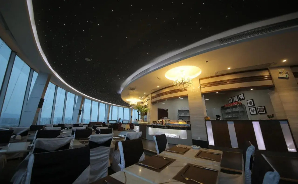 He Xing Hotel 