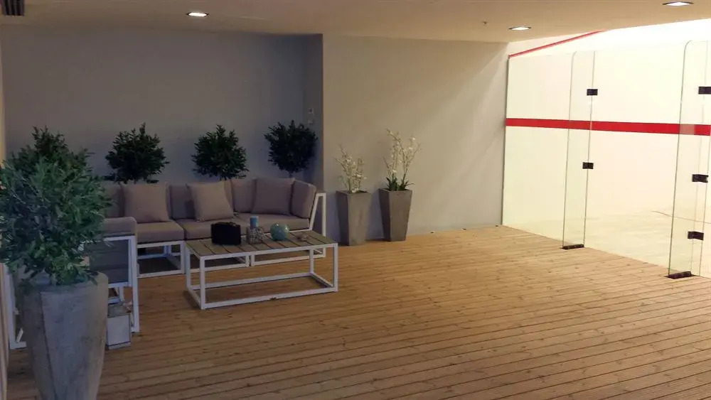A Suites Airport