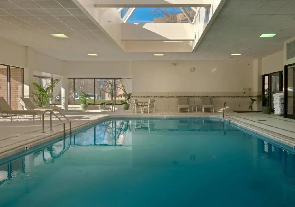 DoubleTree by Hilton Lisle Naperville