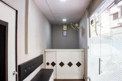 Basera Dormitory and Separate Cabins for Group in Andheri East - Marol